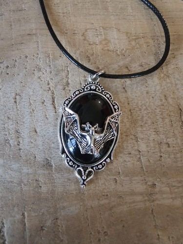 Collana con ciondolo