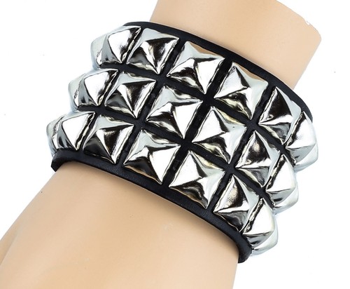 Bracciale pelle piramide